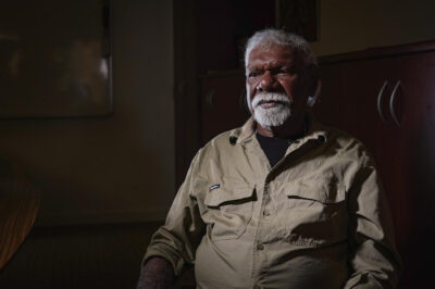 “WE JUST WANT PEACE…” — The family of Kumanjayi Little Baby spoke outside court in Alice Springs after the latest hearing involving Jefferson Lewis, their voices heavy with grief. They revealed one moment from that day — when the courtroom fell completely silent for several seconds as details were read out — a pause they say they will never forget 😢