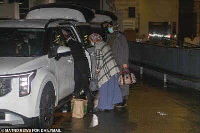 “10 YEARS WITH ISIS… THEN CAME THE PIZZA DINNER” 😳🍕 Just days after returning to Sydney, ISIS bride Nesrine Zahab was photographed sharing a pizza dinner with family — and the images are now triggering fierce debate across Australia. But the detail now fuelling outrage is how quickly life appeared to return to normal — because while some see a family reunion, others can’t stop talking about the photos taken around that dinner table… 👇🔥